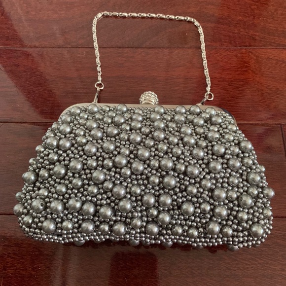 silver pearl/bejewled purse - Picture 2 of 4